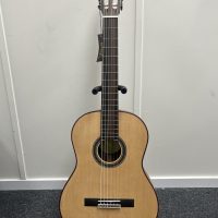 Valencia solid top classical