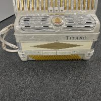Titano accordion