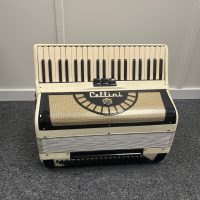 Cellini 120 bass accordion