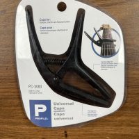 Universal capo